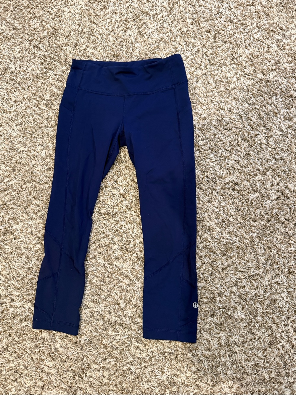 Women’s Sz 6 Cropped Lululemon Leggings
